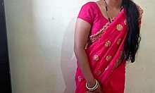 Η κουνιάδα της Desi παίρνει το μουνί της γαμημένο σε ένα καυτό σπιτικό βίντεο