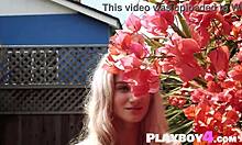 Roxy Shaw, en fantastisk ung blondine, avslører sin naturlige kropp etter en økt i bakgården for Playboy4 com
